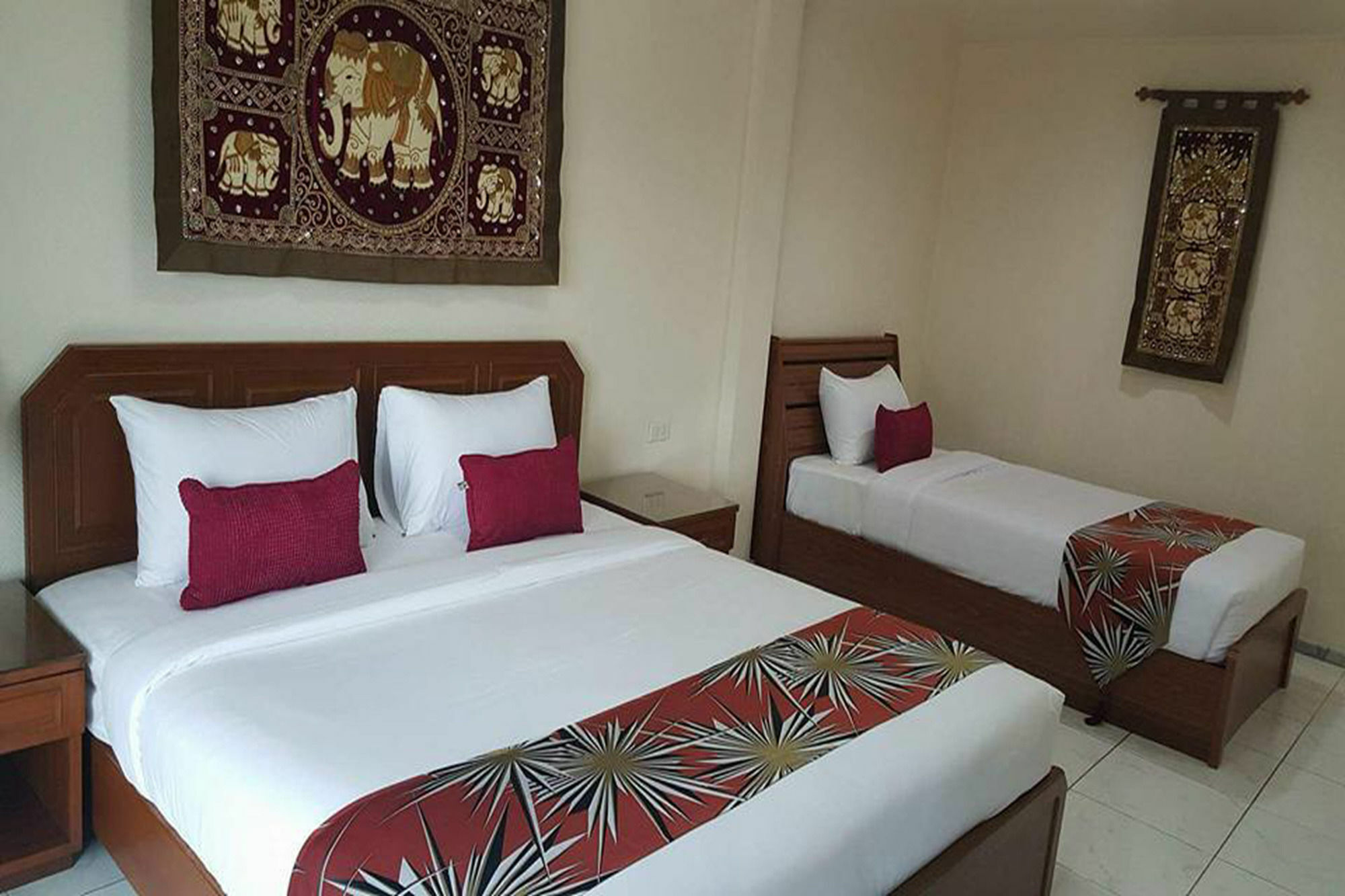 The Chillax Pattaya Hotel Екстериор снимка