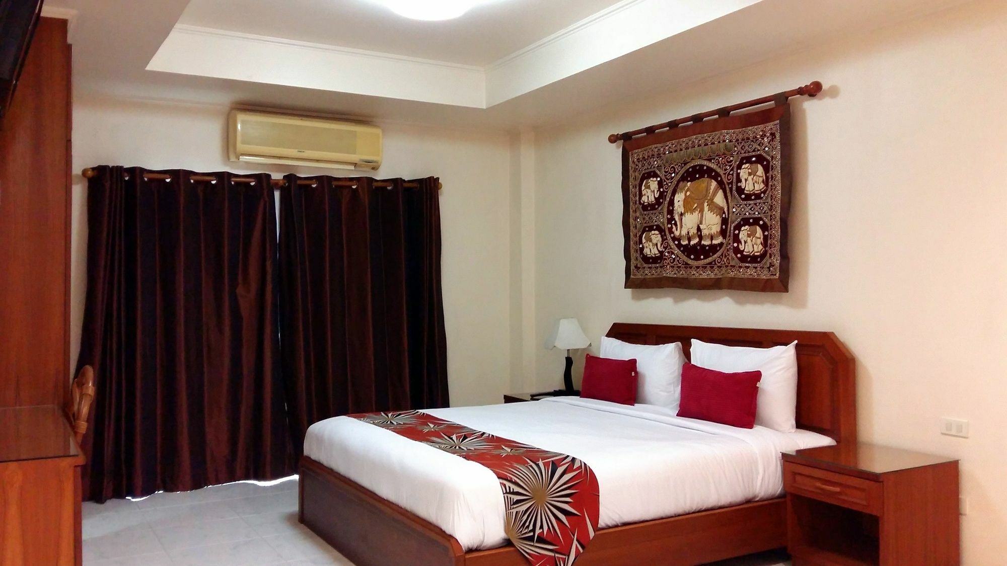 The Chillax Pattaya Hotel Екстериор снимка